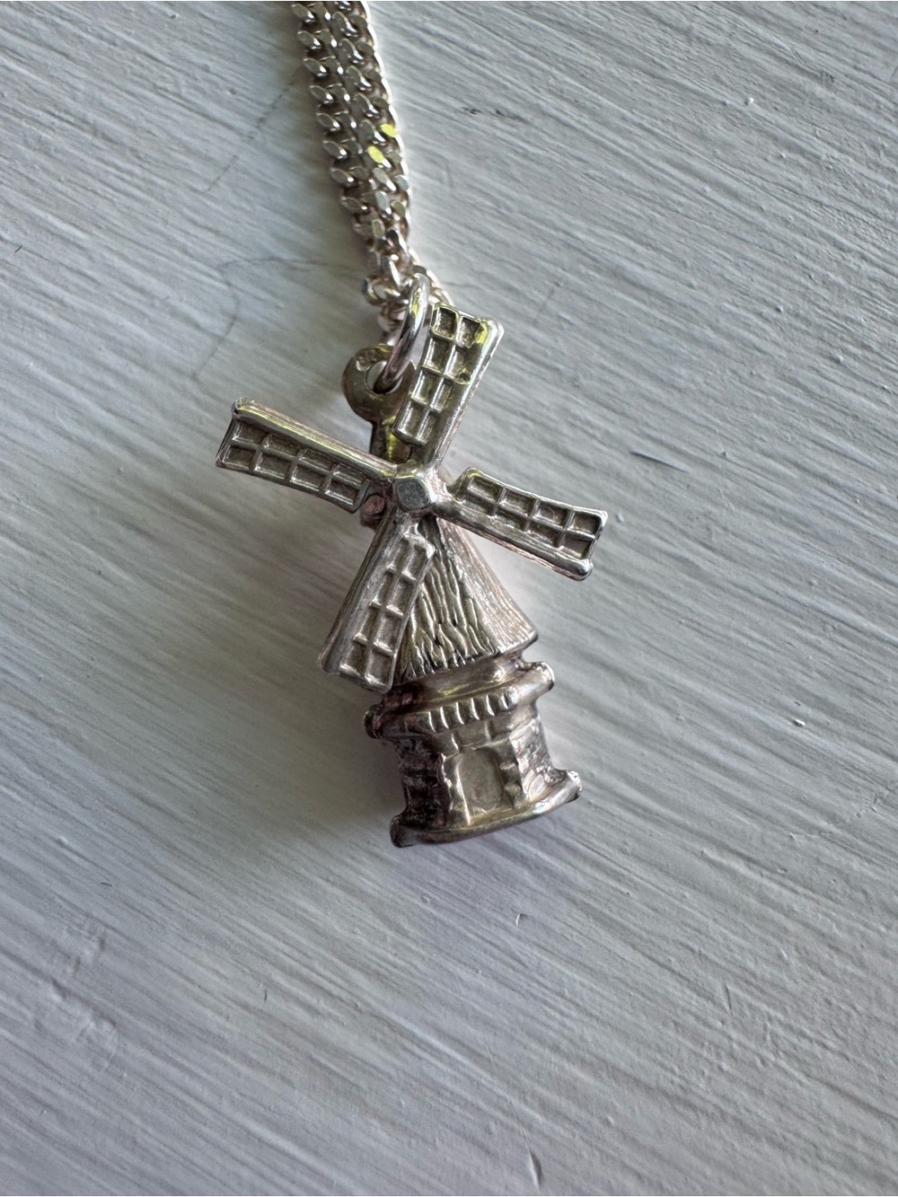 VINTAGE stamped S925 Silver Windmill Pendant Necklace - Picture 2 of 4